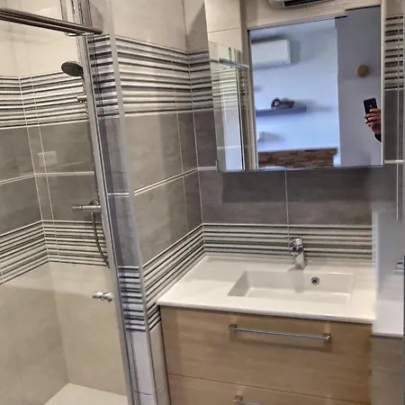 Entre Banyuls Et Collioure T2 A 포르방드르