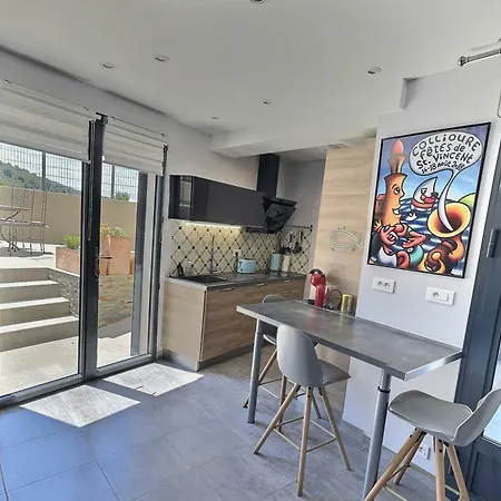 Entre Banyuls Et Collioure T2 A Port Vendres