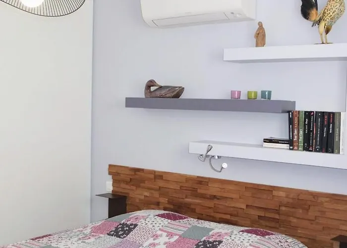 Entre Banyuls Et Collioure T2 à Appartement *